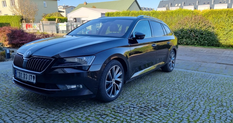 Skoda Superb cena 79900 przebieg: 210000, rok produkcji 2017 z Kostrzyn nad Odrą małe 137
